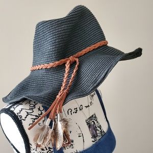 Black hat, braided feather belt 🪐🎆